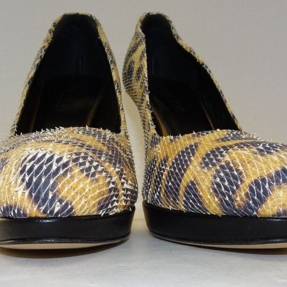 New - Women's CHELSEA PARIS Laser Cut Leopard Pump - Picture 5 of 6